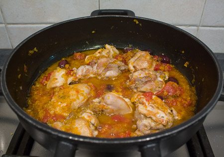 coniglio al pomodoro e olive